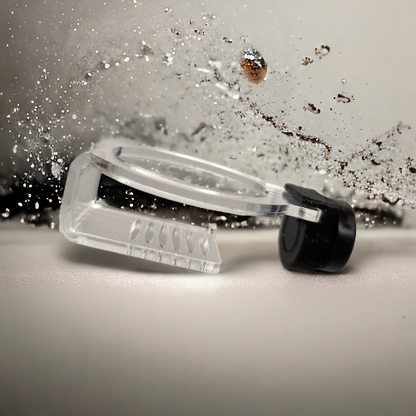 Transparenter Aquakallax Oxi-Hover mit schwarzer Magnetbefestigung für den Oxidator Mini vor Wasserspritzern